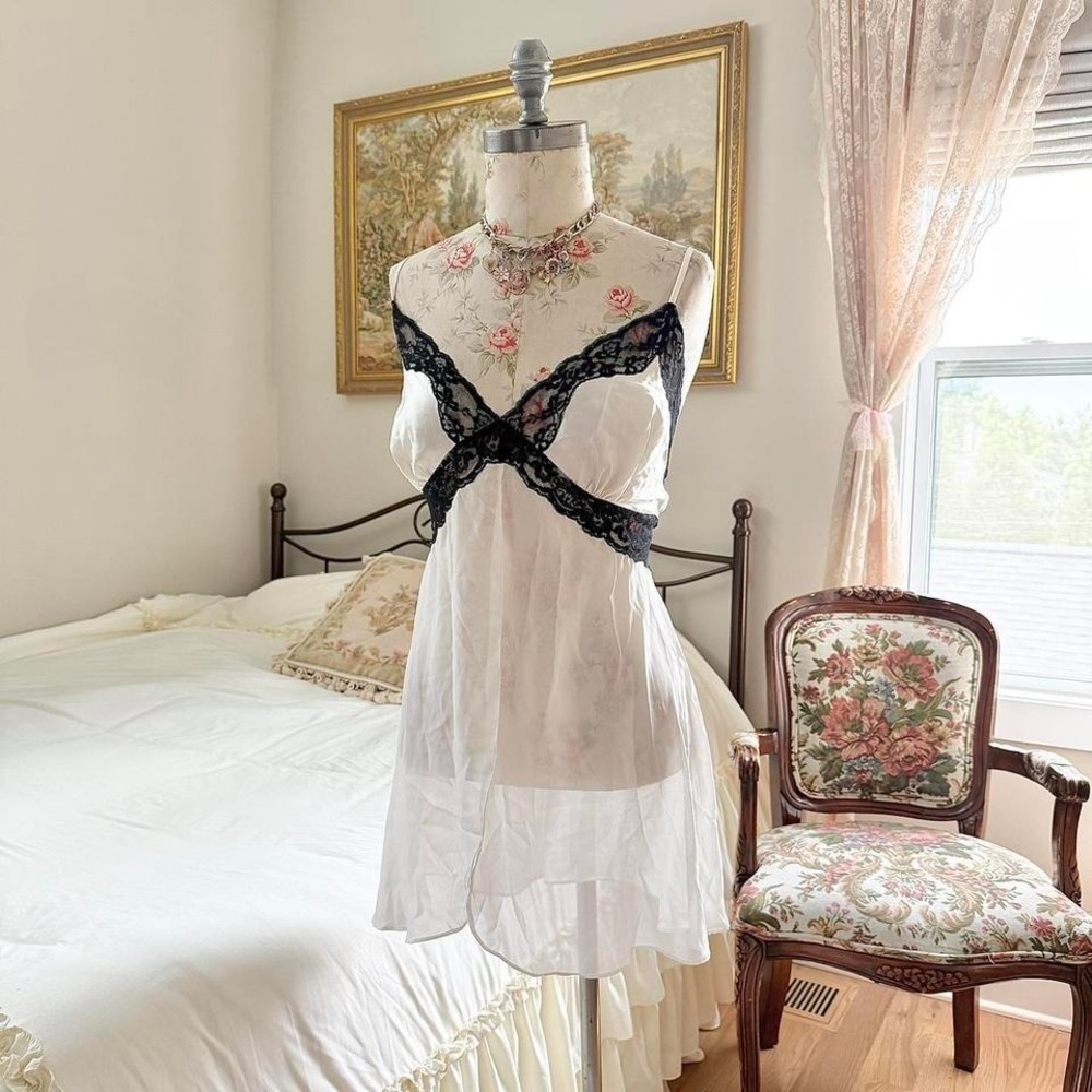 Y2K secret treasures white lace slip dress size 16